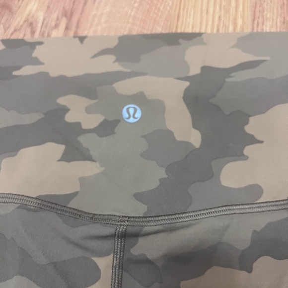 Lululemon Tan Camouflage Leggings - Picture 3 of 4